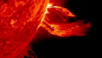 Solar storm hits Earth and interferes with satellites!