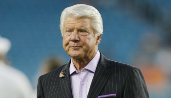 News Report: Dallas Cowboys Fans Angered To See Jimmy Johnson’s in The Ring Of Honor