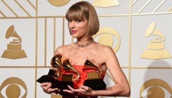 'Women in Country' Exhibit at the Grammy Museum features Taylor Swift's willow cabin and 'Mean' Dress