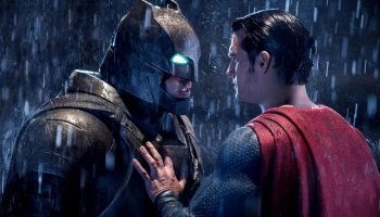 The 'Mistake' in Batman v Superman's Title was a smart Snyder move