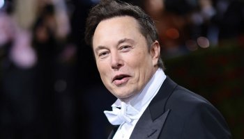 Elon Musk’s big feud with Twitter