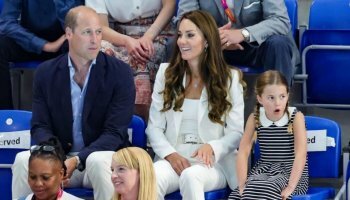 Prince William Arrives At Commonwealth Games By Helicopter With His Little Co-Pilot Princess Charlotte