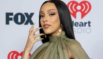 Doja Cat's Instagram Followers Shocked After She Shaves Her Head & Eyebrows on Live 'I'm Over It