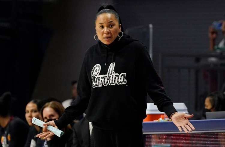 Dawn Staley's is a professional basketball player and coach, Net Worth -  FactsWOW