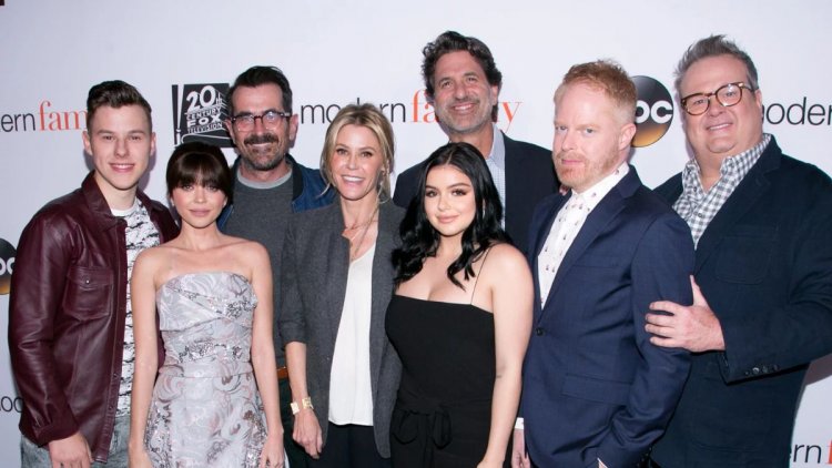 Is Modern Family on Netflix? - FactsWOW