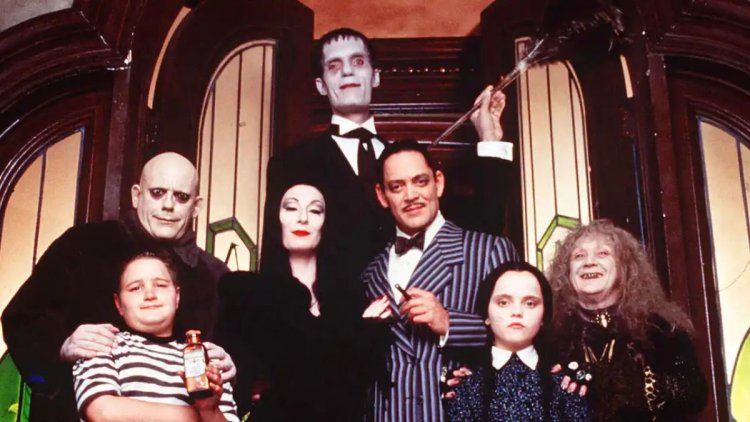 During Thanksgiving, Wednesday is back with the Addams Family as a ...