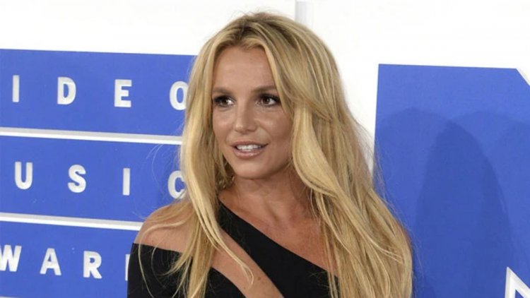 Fans Of Britney Spears Suspect Something Is Going Wrong In Light Of Strange Social Media Posts