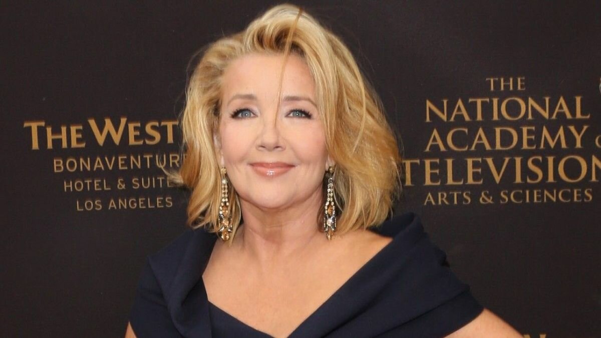 Nikki Newman is seeking support from Michael Baldwin