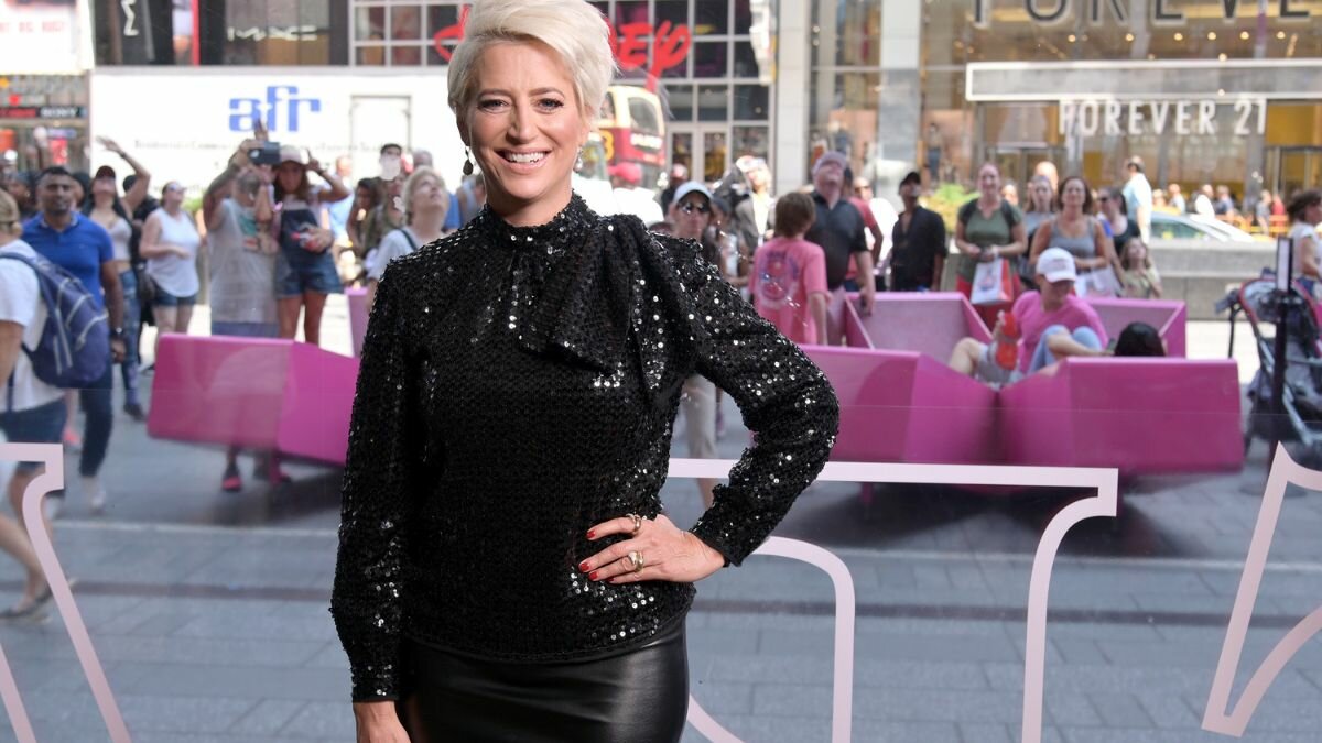 Introducing the famous personality